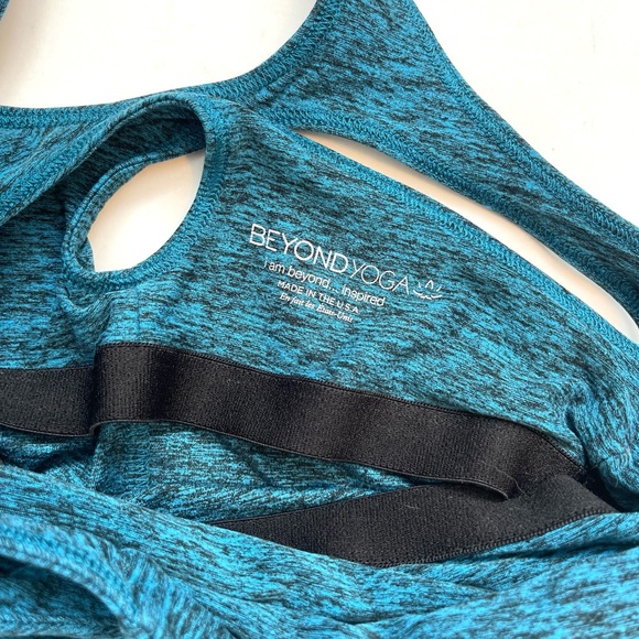 Beyond Yoga Space Dye 🦋 Cross Back Tank - Picture 3 of 4